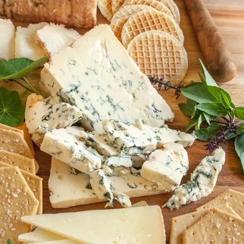 Vista 7 de igourmet 8.5 libras de tesoros de queso gourmet de lujo y aperitivos en caja de regalo, relleno de quesos gourmet, trufas y otras especialidades