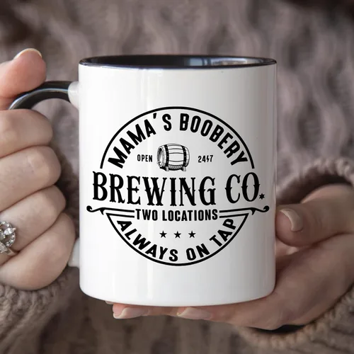 Vista 3 de YouNique Designs Taza de café con texto en inglés "Mamas Boobery Always on Tap", 11 onzas, regalos para nuevas madres después del nacimiento