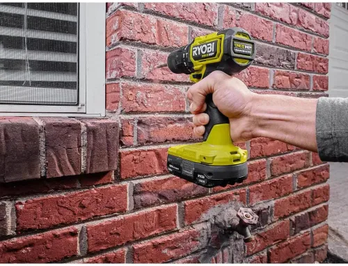 Vista 4 de RYOBI ONEAND HP Kit de taladro de martillo inalámbrico compacto de 18 V sin escobillas, 1/2 pulgadas con 1 bate de 1.5 AH