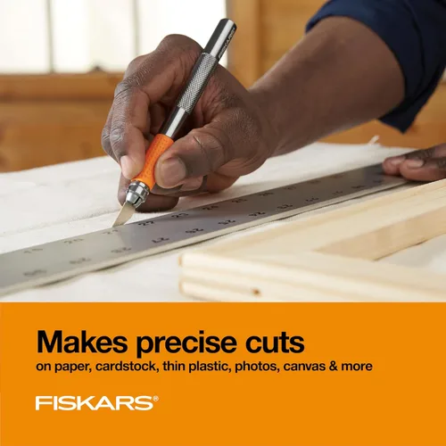 Vista 5 de Fiskars Cuchillo de manualidades con detalles, regalos geniales para hermano, incluido con cubierta protectora, 8 pulgadas, cuchillo Exacto