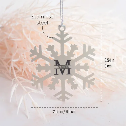 Vista 6 de Juego de adornos navideños personalizados para decoración navideña, copos de nieve de metal personalizados y bolas de árbol, regalos para familia