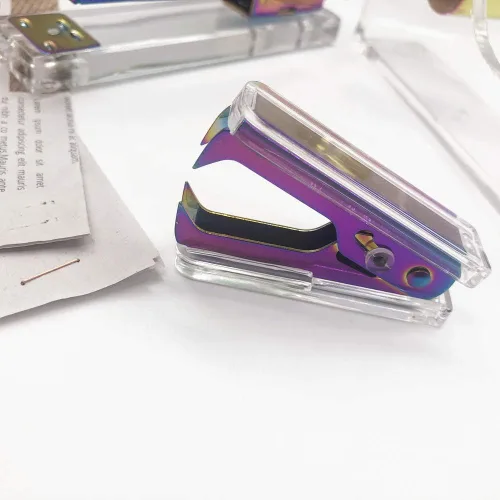 Vista 3 de Cuerpo acrílico transparente colorido tono metálico titular de notas y removedor de grapas conjunto auto-adhesivo cubo dispensador de notas titular