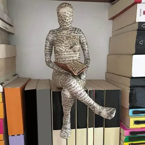 Vista 3 de SBOMB Pulp Woman - Estantería de lectura para mujer, figura de mujer de lectura, estatua de resina, estilo pensador, esculturas abstractas