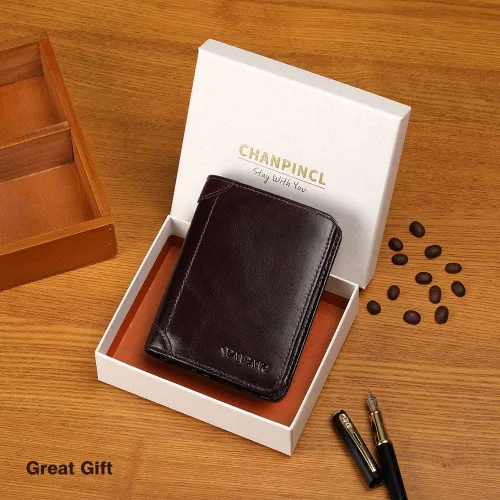 Vista 3 de CHANPINCL Billetera de piel triple con bloqueo RFID para hombre con 2 ventanas de identificación, 2 compartimentos para efectivo, 6-8 ranuras