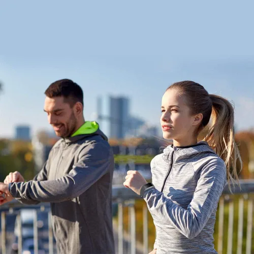 Vista 7 de Bandas de repuesto compatibles con Fitbit Charge 2, accesorios de muñeca ajustables, pulseras deportivas para mujeres y hombres Negro