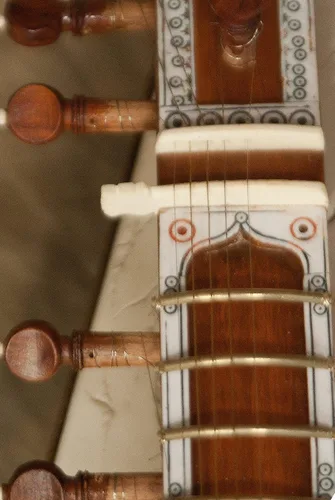 Vista 2 de Sitar miniatura hecho a mano para pieza de exhibición o regalo a amigo músico