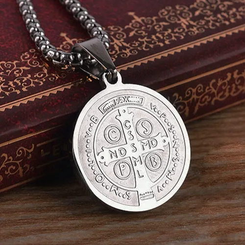 Vista 3 de NIGHTCRUZ Collar con medalla de San Benito, colgante de medalla de San Benito para Talismán Protector Religioso