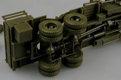 Vista 6 de Hobby Boss GMC Bofors - Kit de construcción de modelo de vehículo de pistola de 1.575 in