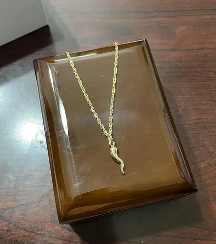 Vista 5 de Collar con colgante de cuerno italiano de Cornicello de oro macizo de 14 quilates, longitud y ancho de la cadena