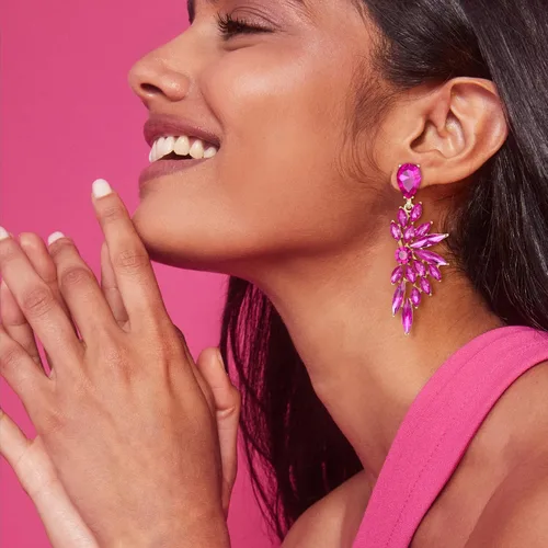 Vista 2 de BriLove Pendientes colgantes de cristal para mujer, diseño de lágrima de cristal para boda