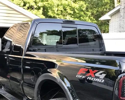 Vista 3 de iJDMTOY Lente ahumada Full LED de montaje alto, tercera luz de freno/freno compatible con Ford F-250 F-350 Super Duty 1999-2016 y Mazda Serie B