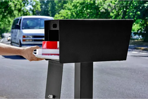 Vista 4 de Mail Boss 7536 Street Safe Latitude Buzón de seguridad con bloqueo (negro) y poste de montaje en tierra