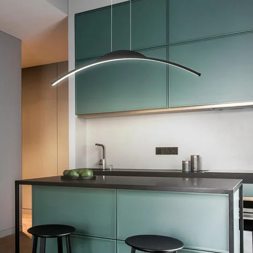 Vista 3 de 31.5in Dining Room Dimmable Chandeliers, Modern Linear Metal Ceiling Hanging Lighting, Adjustable Height Arc Shaped Pendant Lights for Kitchen Black