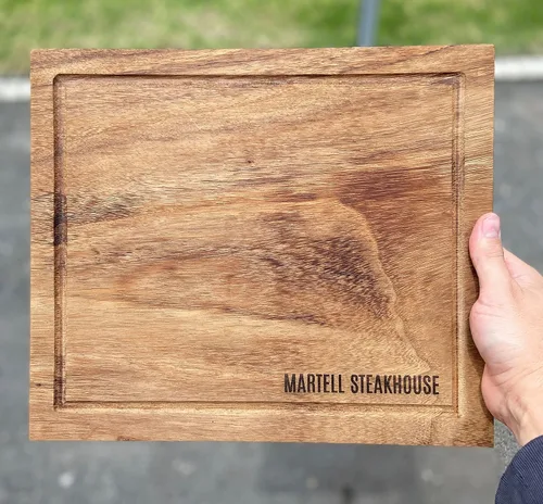 Vista 8 de Tierra de Fuego Tablero de madera de parota real hecho a mano, barbacoa personalizada/cortar/charcutería, placa de madera grabada Regular