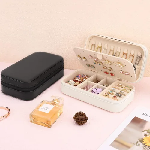 Vista 6 de DesignSter Joyero de viaje, estuche portátil de piel sintética, pequeñas cajas de joyería para regalos, organizador de joyas de viaje para mujeres