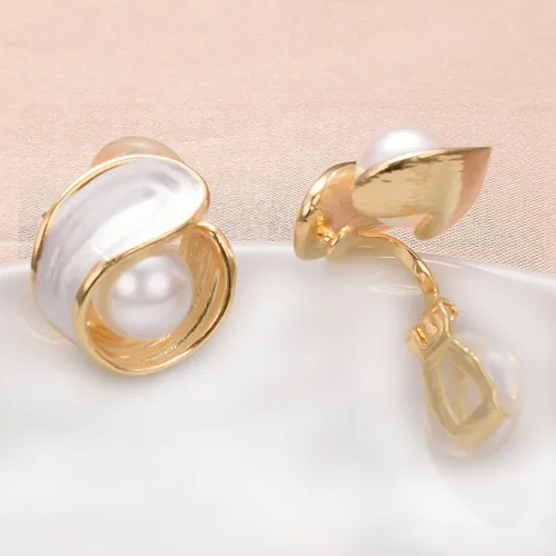 Vista 11 de Yoursfs Aretes de clip de perlas blancas grandes para mujer, chapados en oro de 18 quilates, hipoalergénicos, sin perforaciones, joyería brillante