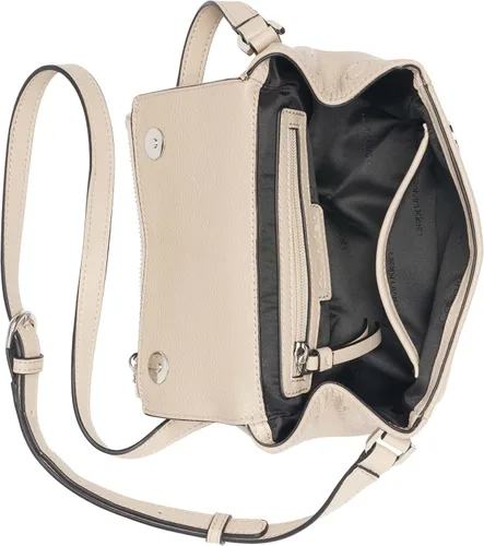 Vista 4 de Calvin Klein Argo Flap Crossbody