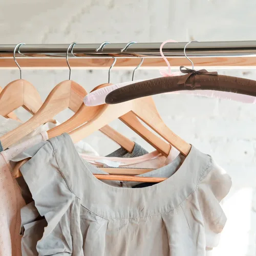 Vista 7 de 5 perchas acolchadas de satén antideslizantes para ropa, perchas para suéteres, perchas para vestidos de boda, perchas para vestidos de boda