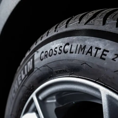 Vista 8 de Michelin Cross Climate 2 A/W 215/50R18 92V