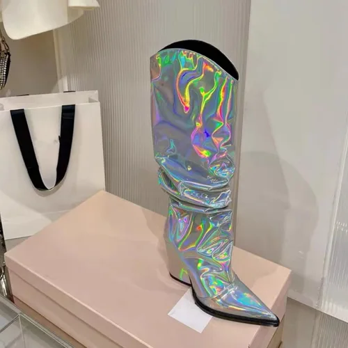 Vista 23 de Vertundy Botas altas hasta la rodilla metálicas con punta puntiaguda para mujer, botas altas de tacón alto de charol plisadas, botas largas plisadas