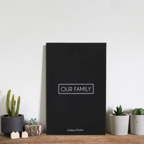 Vista 2 de Our Family - Álbum de fotos para mesa de centro con capacidad para 180 fotos de 4 x 6 pulgadas, lino negro