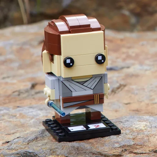 Vista 4 de LEGO BrickHeadz Rey 41602 Kit de construcción (119 piezas)