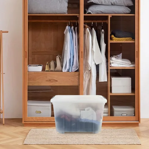 Vista 5 de Paquete de 4 cajas grandes de plástico transparente con ruedas de 50 cuartos de galón