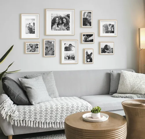 Vista 3 de Kate and Laurel Gibson - Juego de 10 marcos modernos; madera blanca y natural; juego de marcos de pared decorativos para galería de fotos con varios