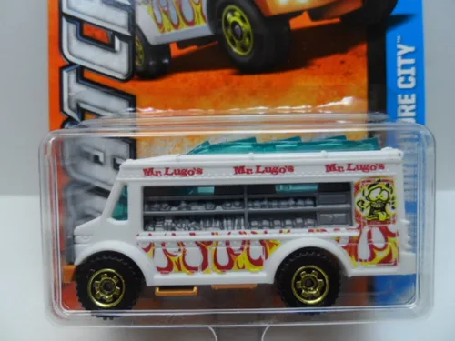 Vista 2 de Matchbox 2013 #004 MBX Adventure City Food Truck 4 de 120