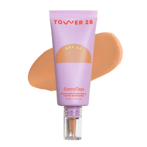 Vista 22 de Tower 28 Base de maquillaje con SPF 30, protector solar tintado SunnyDays 05 FAIRFAX