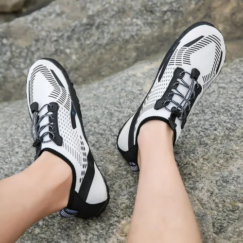 Vista 3 de Whatseaso Zapatos acuáticos para mujeres y hombres, de secado rápido, zapatos descalzos para buceo, natación, surf, aqua, caminar, playa, yoga