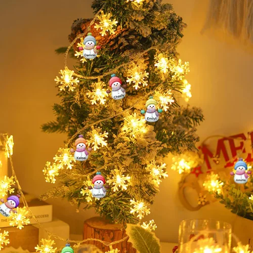 Vista 3 de Cadena de luces de muñeco de nieve personalizadas con nombre personalizado, muñeco de nieve LED, funciona con pilas, luces de hadas de Navidad