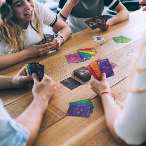 Vista 3 de Sweet Bros Games Rainbow Pirates - Divertido juego familiar para niños, adolescentes y adultos, juego de cartas estilo Rummy para 2 a 5 jugadores