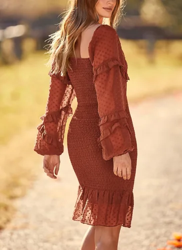 Vista 2 de PRETTYGARDEN Vestido corto ajustado fruncido para mujer, manga larga, cuello cuadrado, lunares suizos, volantes, vestido elegante de sirena