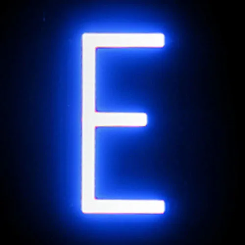Vista 102 de SpellBrite Letra LED S Construye letreros de bricolaje que puedes cambiar con letras LED azules Componentes adicionales necesarios para iluminar