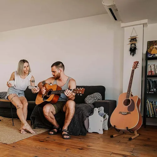 Vista 7 de SNIGJAT Soporte de madera acústico, mini eléctrico ajustable, soporte de guitarra para guitarra con acolchado de espuma, soporte de bajo plegable