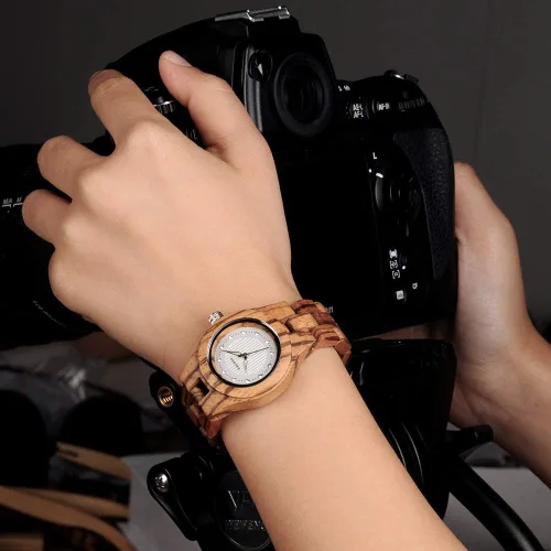 Vista 3 de BOBO Bird Reloj de madera de bambú para mujer, gemas de imitación de diamante, caballero, relojes de madera de cuarzo con caja de regalo
