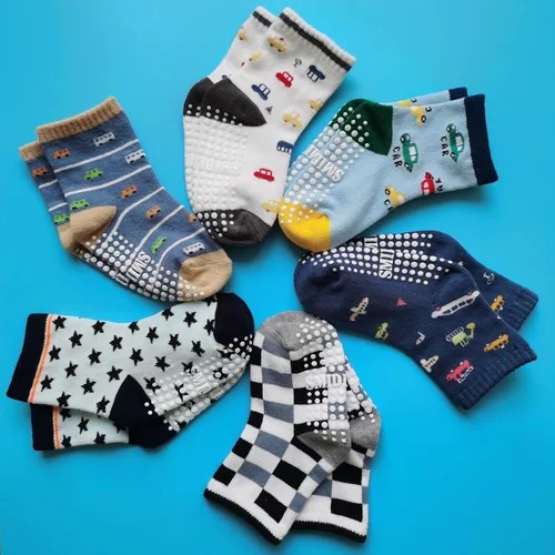 Vista 4 de SMIDLRG Calcetines tobilleros con agarre para niños y niñas 1-33-55-7T