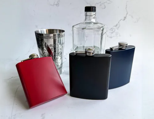 Vista 4 de Amarillo Texas Typographic Design Souvenir 7 oz Stainless Steel Flask with Matte Finish - Black