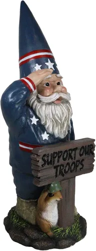 Vista 4 de Ebros Gift Gnomo patriótico de Estados Unidos de 17 pulgadas de alto con ardilla de mascota en estatua de saludo militar con apoyo de nuestras