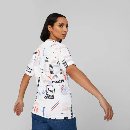 Vista 6 de PUMA Camiseta estampada clásica para mujer, blanco-AOP, Blanco-aop