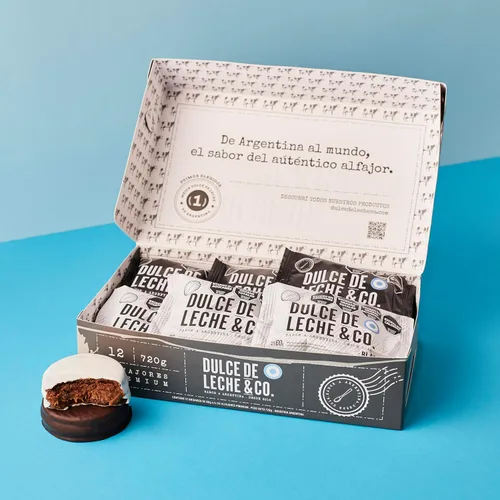 Vista 14 de Dulce de Leche & CO. Alfajores Premium DDL&CO x 6 unidades - 3 negro 3 blanco - Hecho en Argentina (1)