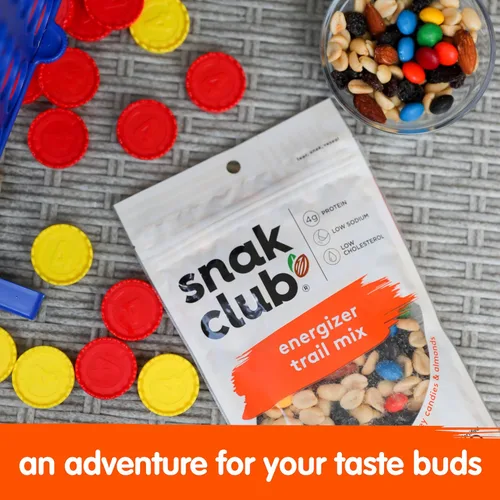 Vista 5 de Snak Club Energizer Trail Mix con cacahuetes salados tostados, pasas, caramelos de chocolate, almendras tostadas, aperitivos sin gluten y kosher