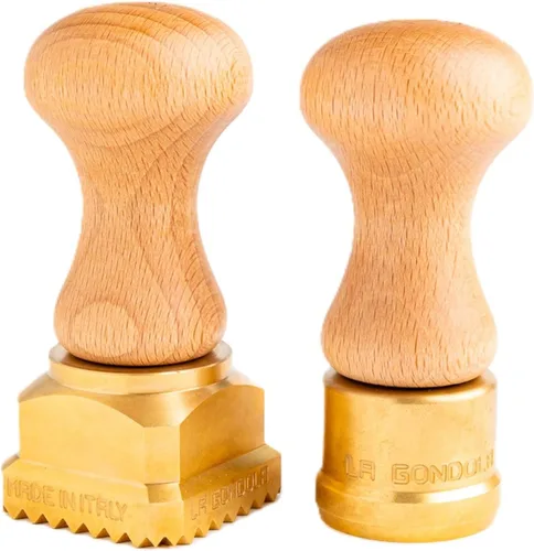 Vista 9 de La Gondola Sello casero para ravioles – redondo suave 1.5 pulgadas Herramienta para hacer pasta italiana para el hogar y negocios Latón y madera