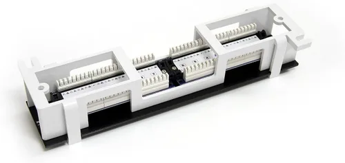 Vista 2 de StarTech.com Panel de conexiones Cat5e 110 de montaje en pared de 12 puertos - 45 grados (PANEL4512)