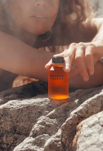 Vista 4 de Wonder Valley Aceite facial - Nutritivo e hidratante
