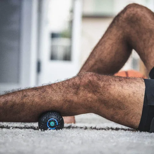 Vista 4 de Compex Molecule - Pelota de masaje vibratoria compacta