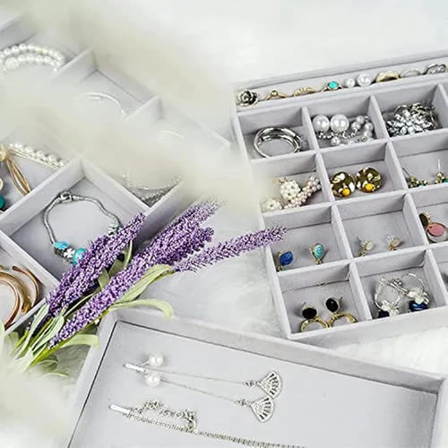 Vista 4 de ProCase Juego de 3 bandejas apilables para joyas con caja organizadora de joyas transparente con 3 cajones