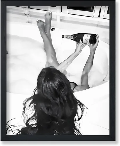 Vista 42 de Monem Art - Póster de mujer en la bañera, estampado de champán vertido, arte con alcohol, arte funky, arte en blanco y negro, arte fotográfico