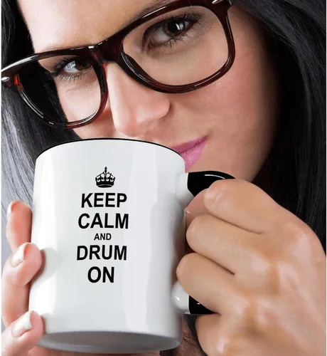 Vista 2 de 3dRose - Taza con texto en inglés "Keep Calm And Drum On", color negro